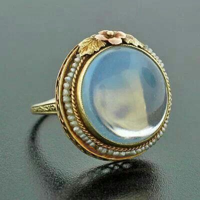 Bague Ronde Vintage en Pierre de Lune